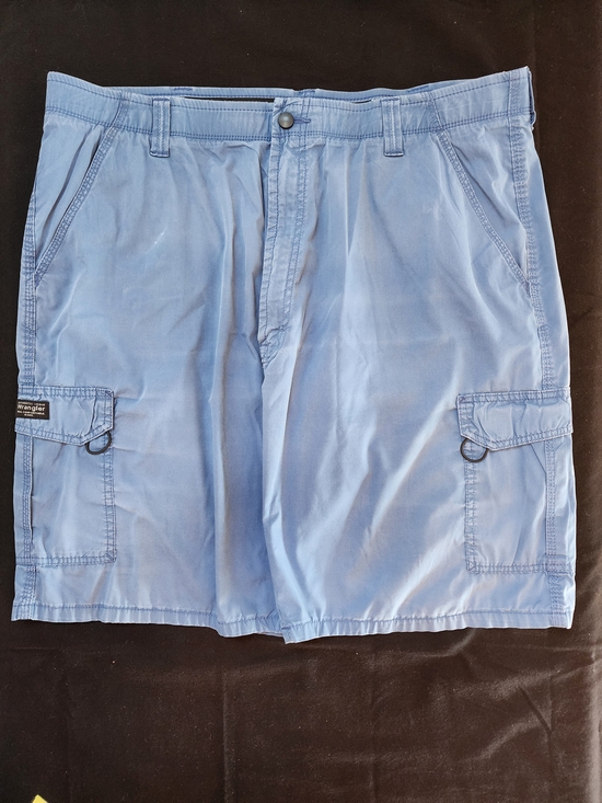 Wrangler Other - Wrangler Men's Light Blue Cargo Shorts. Size 40, Good Condition